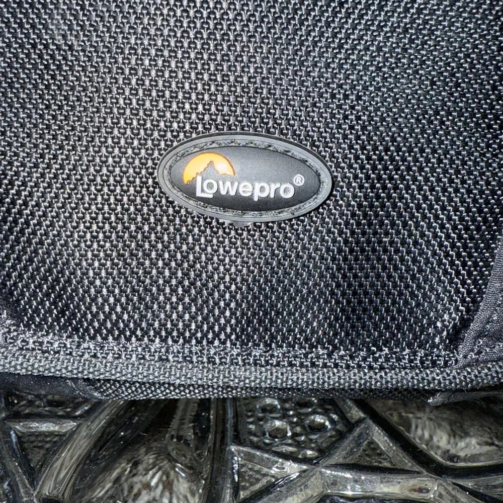 Lowepro Edit 110 Black Nylon Digital / Video / Camera Bag